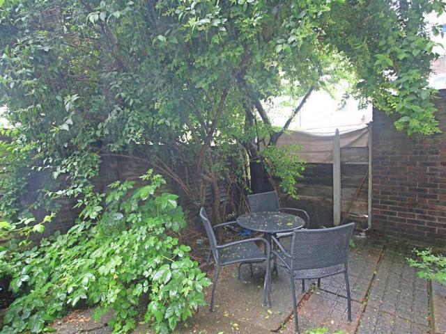 Apartment for rent in Bromley-by-Bow, Poplar Grove