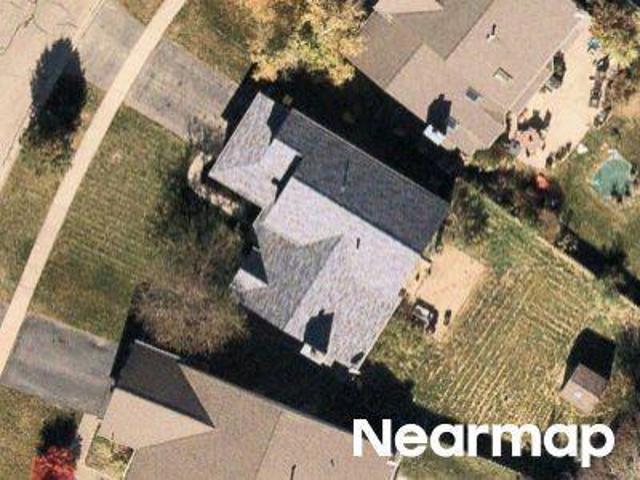 House for sale in Lake In The Hills