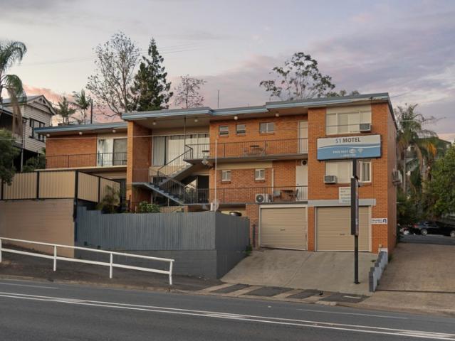 Townhouse for sale in Toombul, Queensland