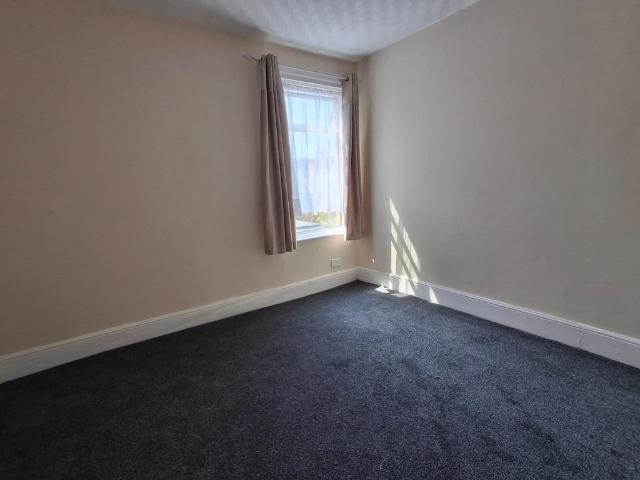 Apartment for rent in Newbury Park, Greater London