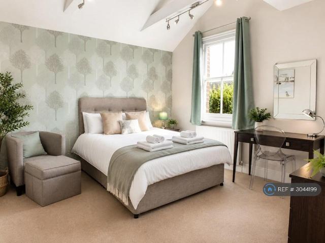 House for rent in Dee Park, Reading