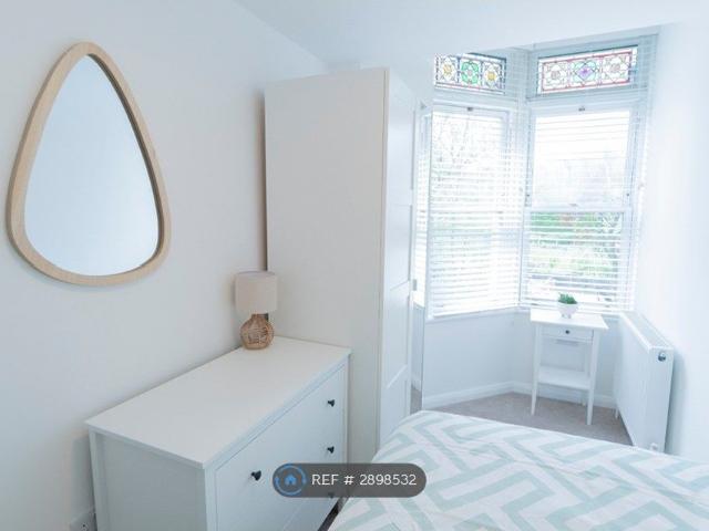 Room for rent in St Philip's Marsh, Feckenham