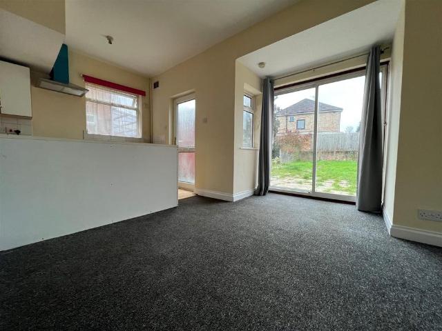Room for rent in Stocking Farm, Old Wharf