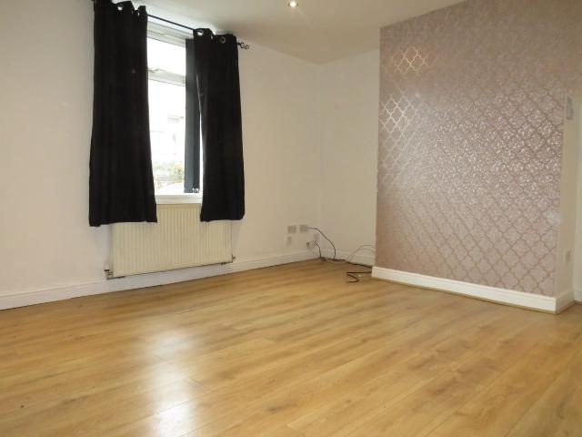 Apartment for rent in Exley, West Yorkshire