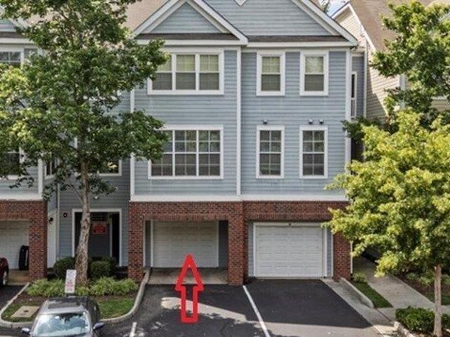 Condo for sale in Chesterfield