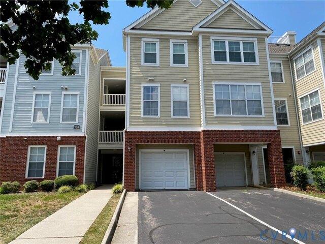 Condo for sale in Midlothian