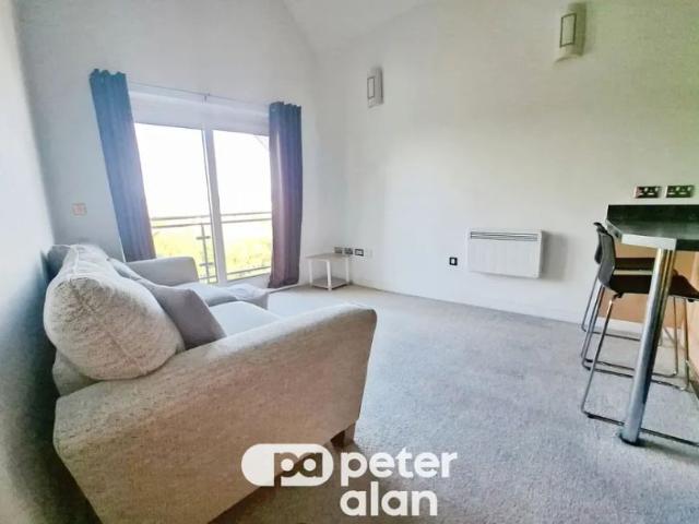Apartment for rent in Pentre-chwyth, Swansea