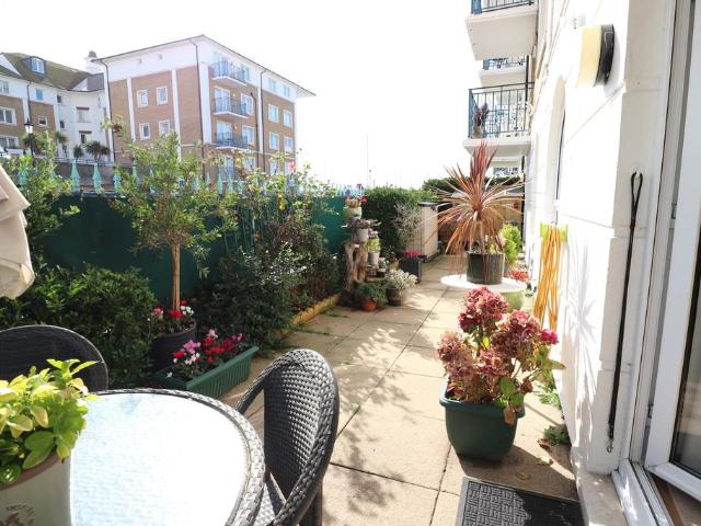 Apartment for rent in Brighton Marina, Roedean