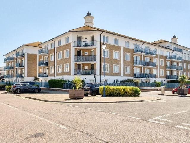 Apartment for rent in Roedean