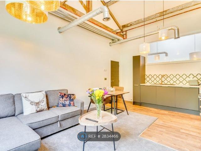 Apartment for rent in Cowlersley, Quarmby