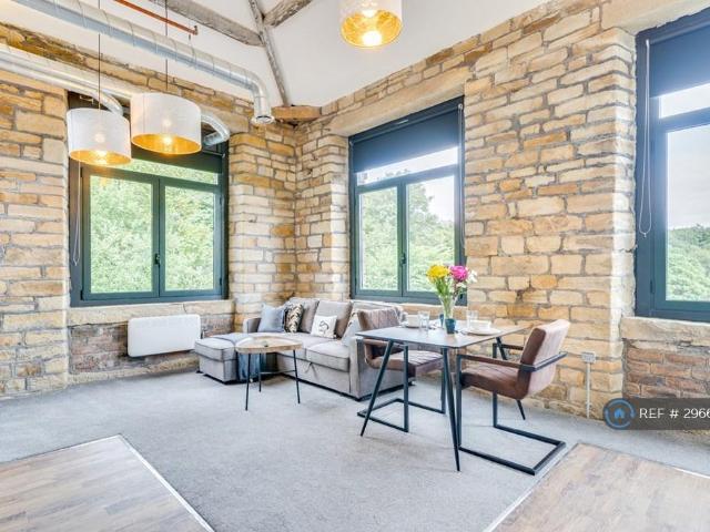 Apartment for rent in Cowlersley, Kirklees