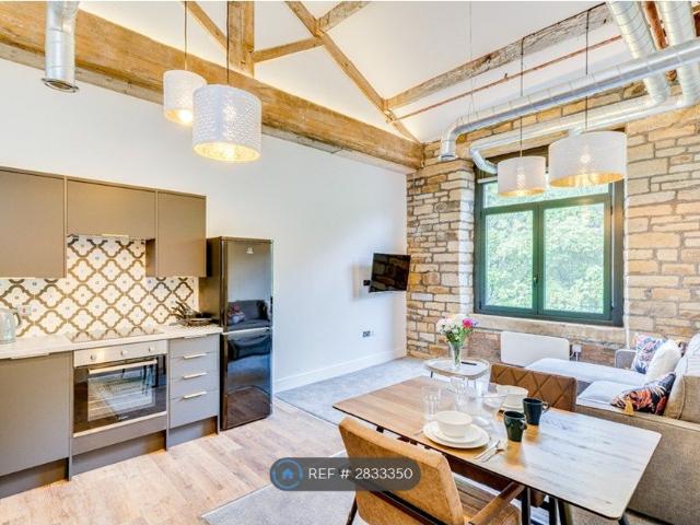Apartment for rent in Cowlersley, Quarmby