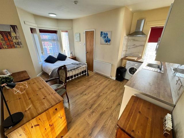 Apartment for rent in Ball Hill, Coventry