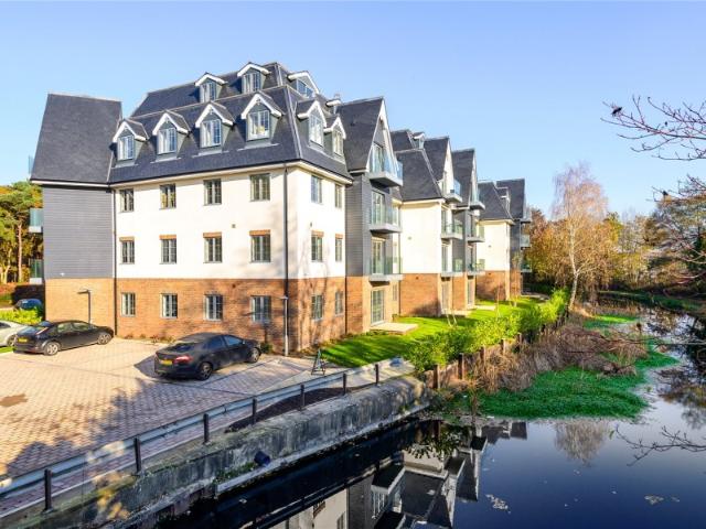 Apartment for rent in Sheerwater, Woking