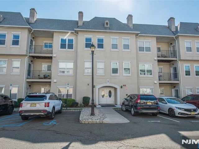 Condo for sale in Wayne, Passaic County