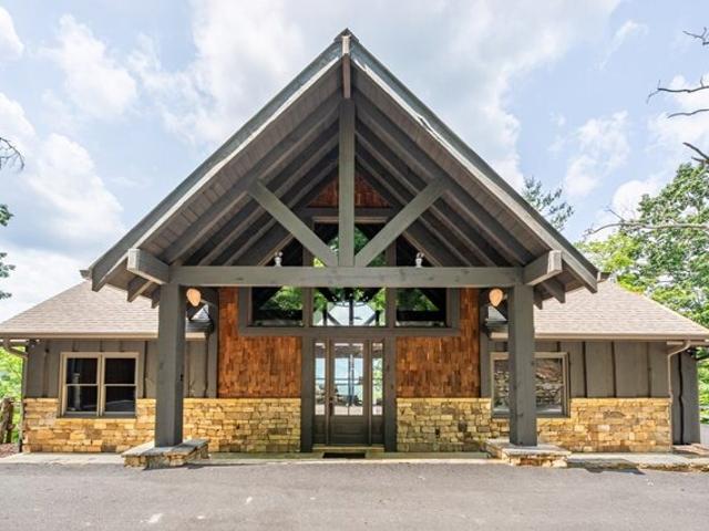 House for sale in Blue Ridge