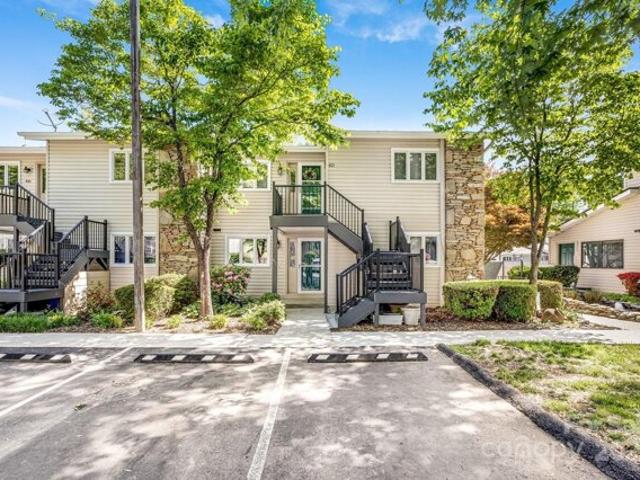 Condo for sale in Hendersonville, North Carolina
