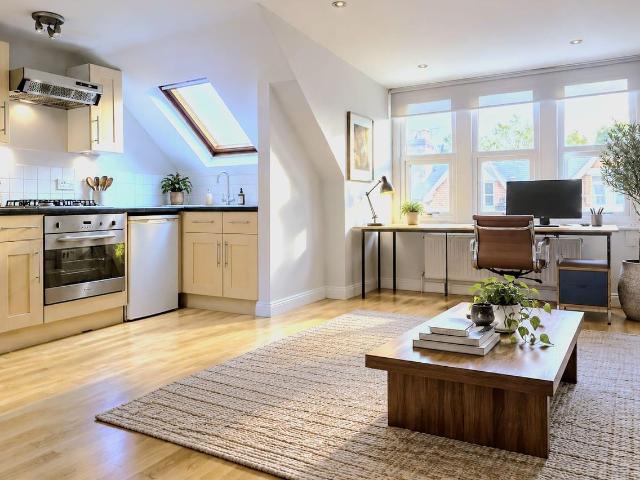Apartment for rent in Stockwell Park, Greater London