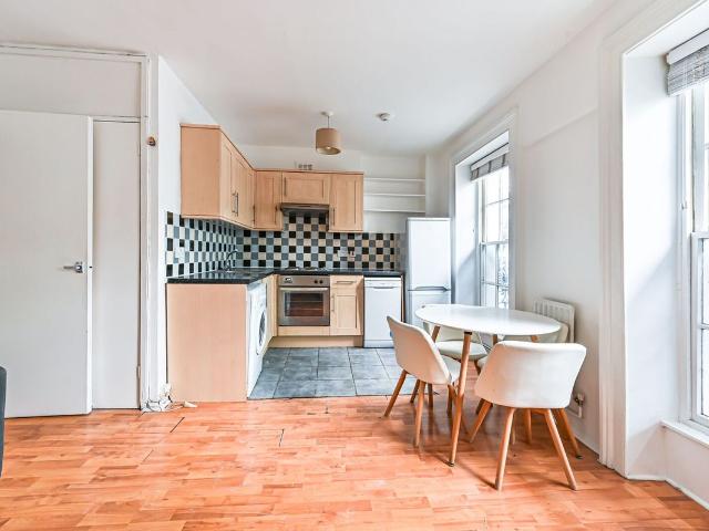Apartment for rent in Myatt's Fields, Greater London