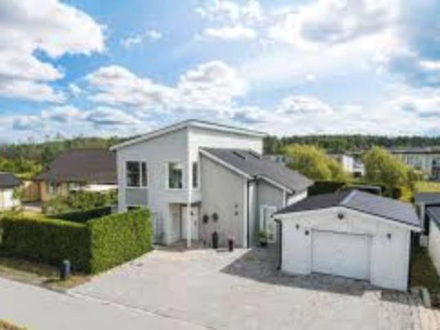 Hus hyra i Bro, Stockholm