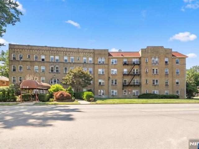 Condo for sale in Leonia, New Jersey
