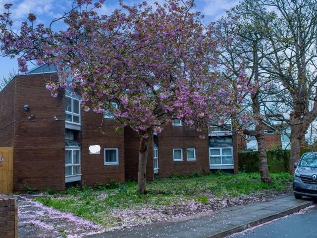 House for rent in Oak Hill Park, Calderstones