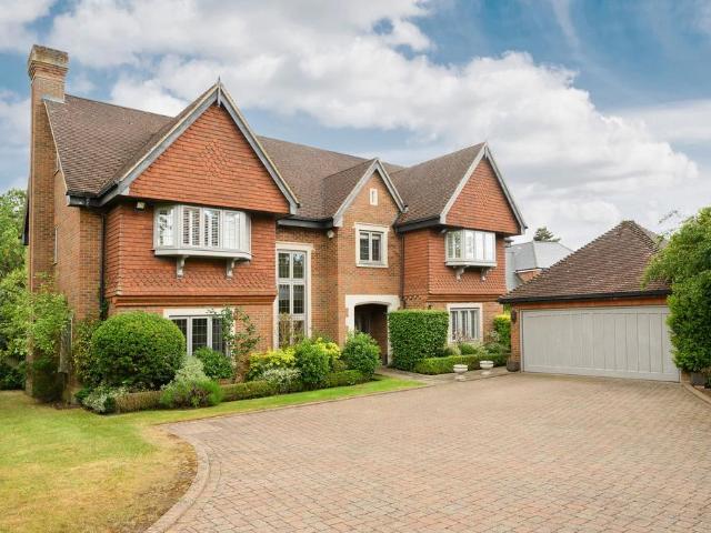 House for rent in Stoke D'Abernon, Blackhills