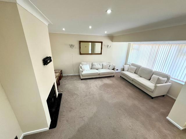 Apartment for rent in Wythenshawe, Manchester