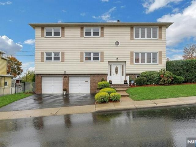 House for sale in Carlstadt, New Jersey