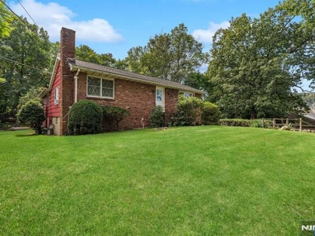 House for sale in Pompton Junction, Pompton Lakes