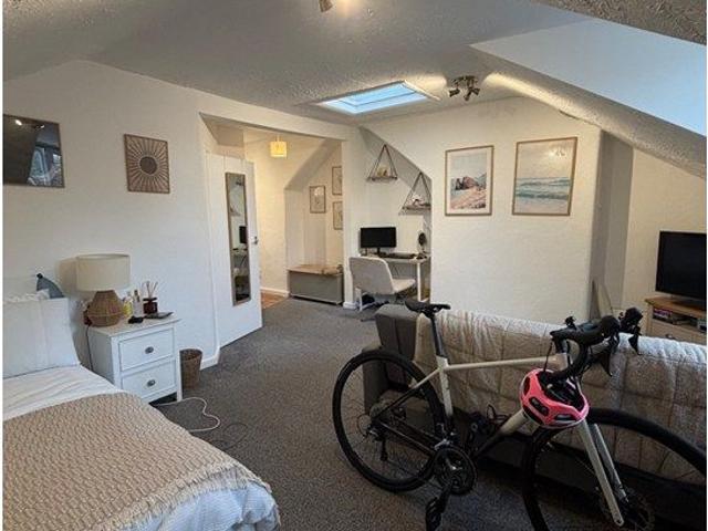 Studio for rent in London Borough of Richmond upon Thames, Greater London