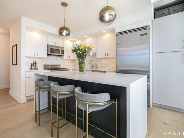 Condo for sale in Stamford, Western Connecticut Planning Region