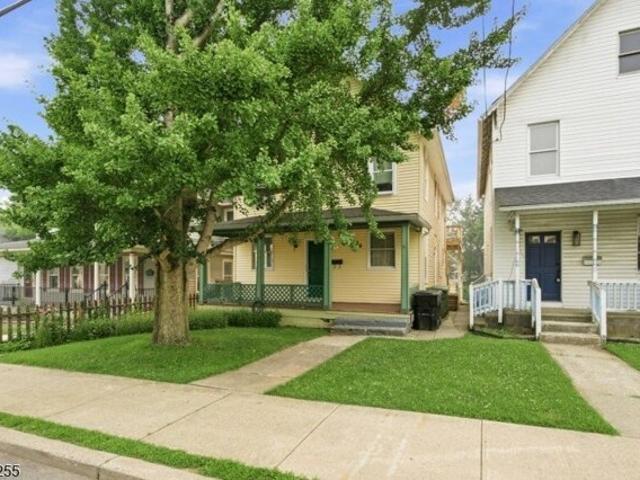 House for sale in Washington, New Jersey
