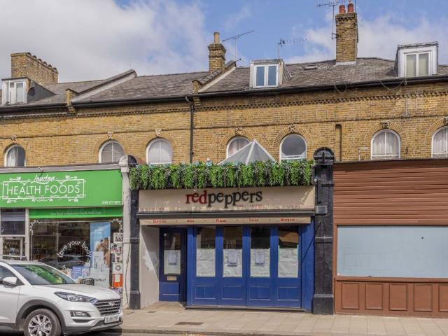 Studio for rent in Strawberry Hill, Greater London