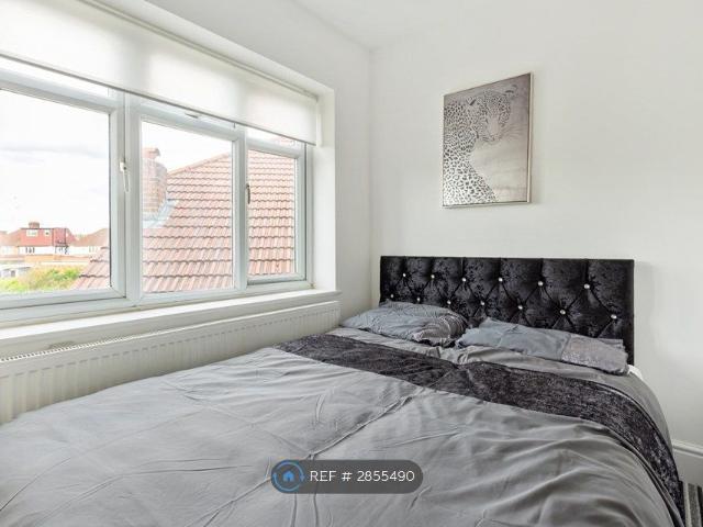 Studio for rent in London Borough of Hounslow, Greater London