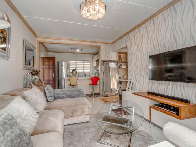 Apartment for rent in Lombardy East, Johannesburg