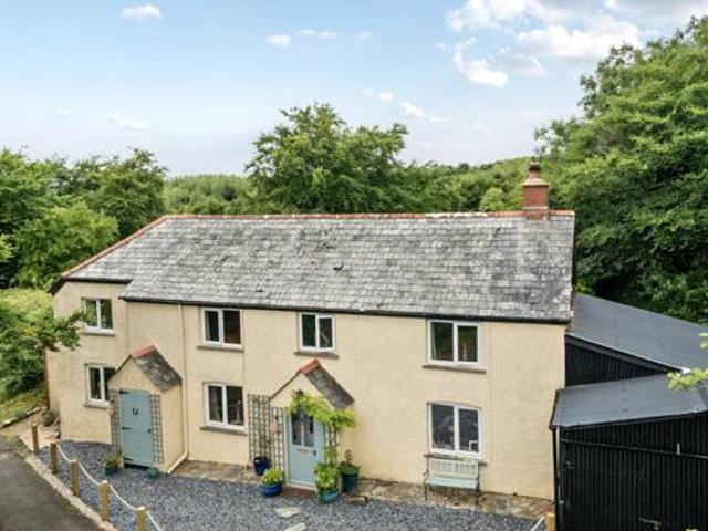 House for sale in Weir Quay, Devon