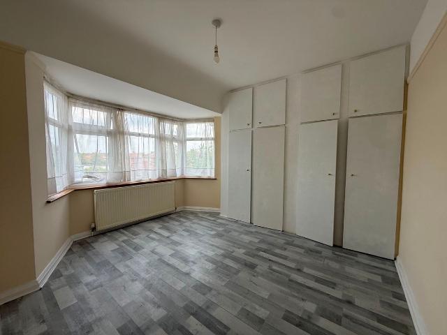 House for rent in Queensbury, Greater London