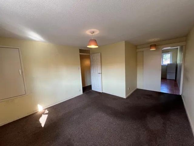 House for rent in Broadfield, Glynde