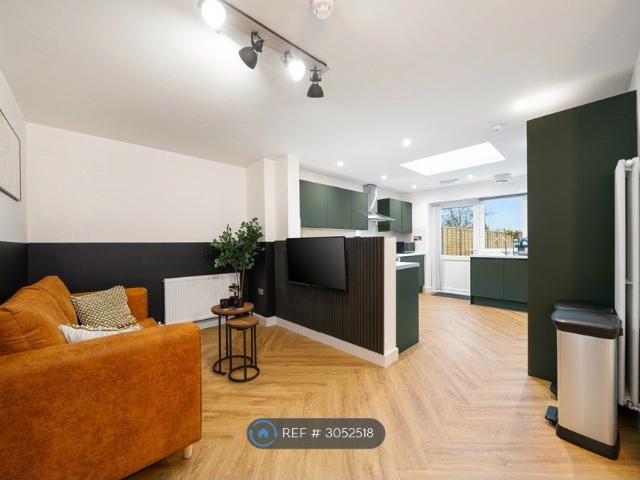 Room for rent in Highfield, Pouchen End