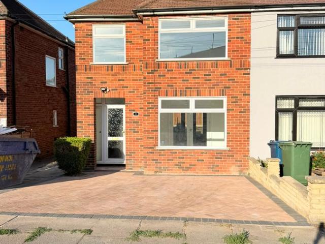 House for rent in Hatch End, Greater London