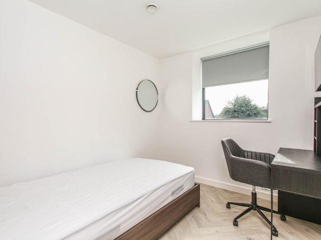 Room for rent in Attenborough, East Midlands