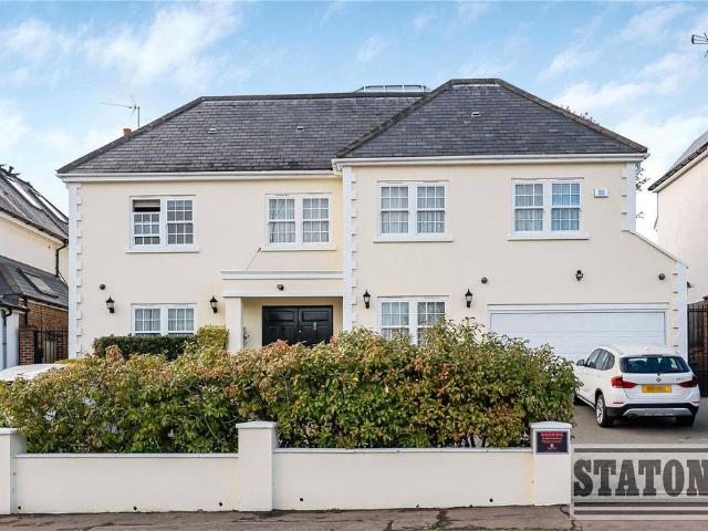 House for rent in Hadley Wood, Greater London