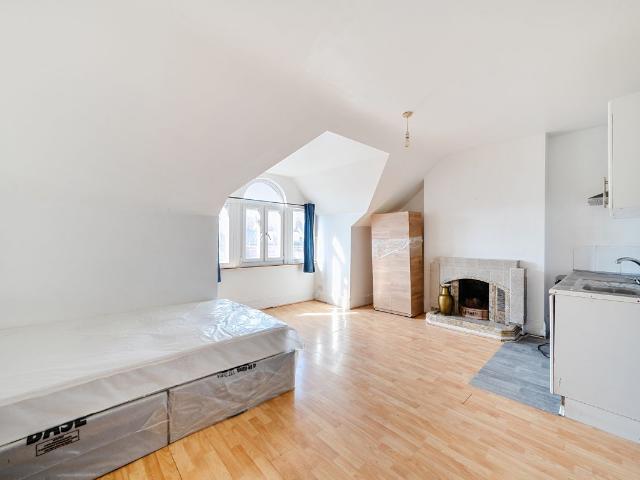 Studio for rent in South Hampstead, Greater London