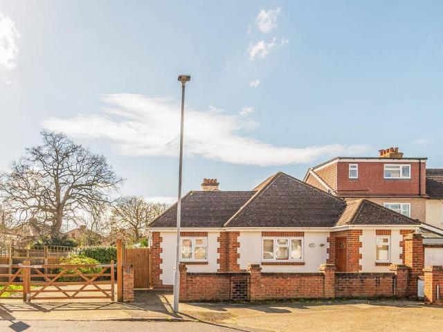 House for rent in Royal Borough of Kingston upon Thames, Greater London