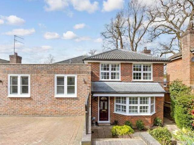 House for sale in Broadwater Down, Sandown Park