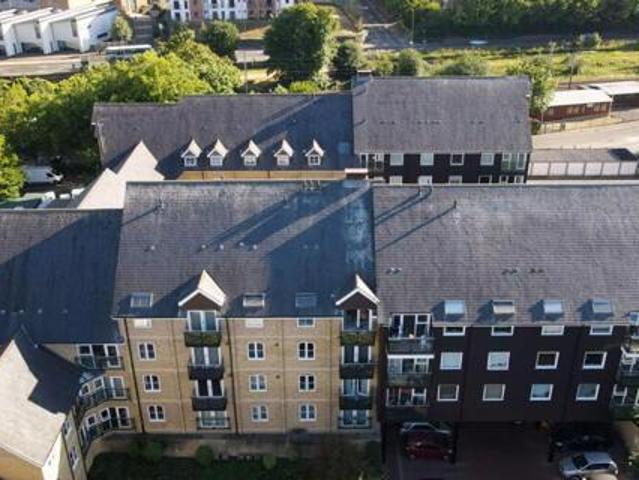 House for sale in Kings Hill, Colliers End