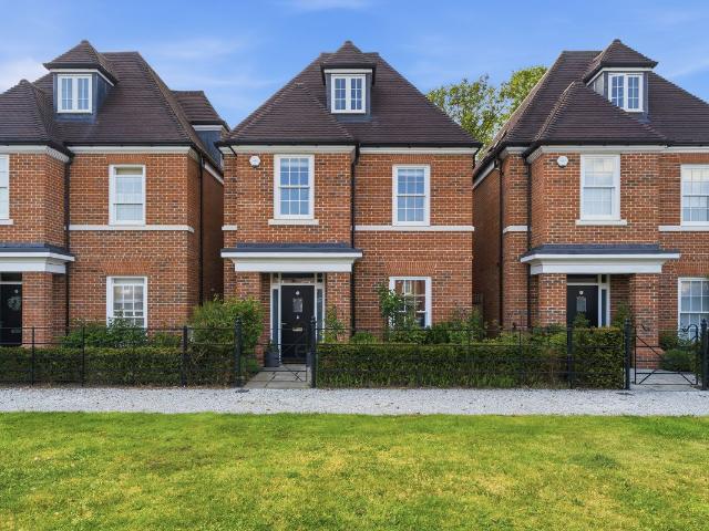 Apartment for rent in Woking, Surrey