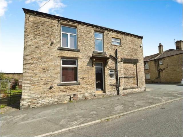 House for rent in Holmewood, West Yorkshire