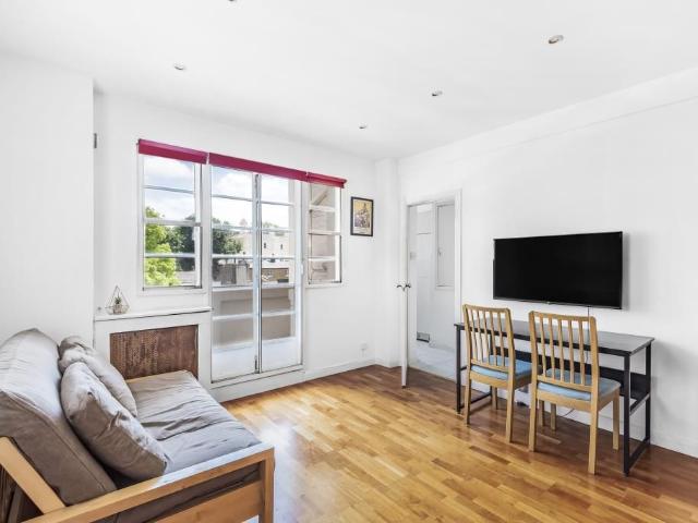 Studio for rent in Kensington, Greater London